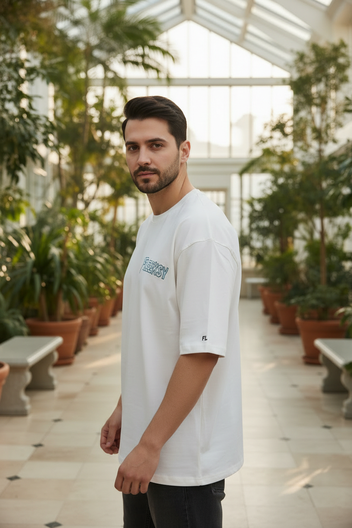 Fleeksy Signature Oversized T-Shirt – Off White